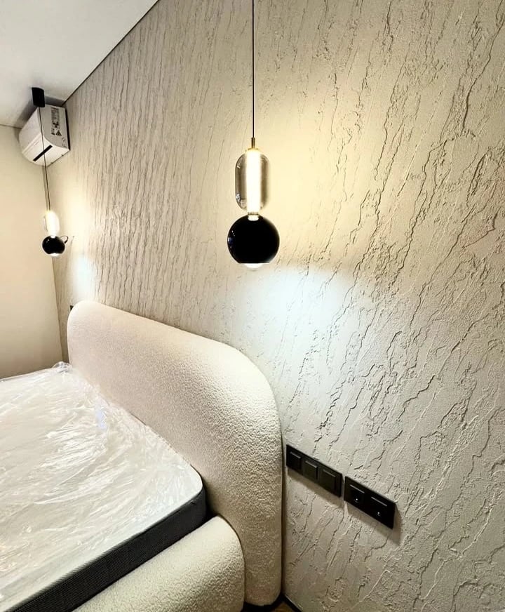 Yatak odasi beyaz stucco